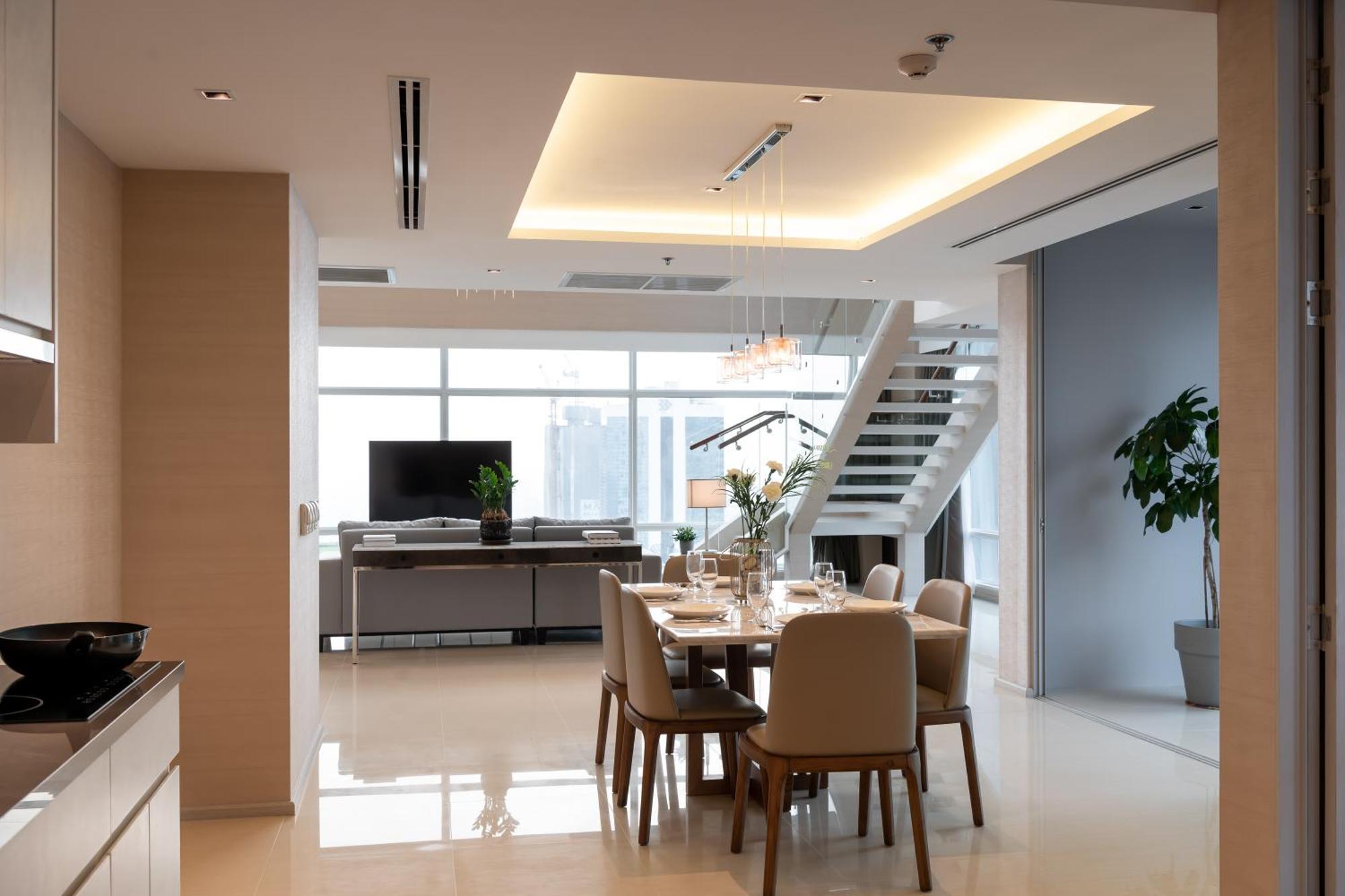 Jasmine 59 Hotel Банкок Екстериор снимка A dining room in a modern home